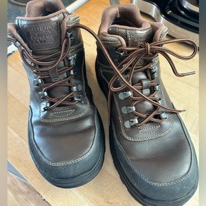 Skechers Men's Holdren-Brenton Chukka Brown Black New Strings Size 8